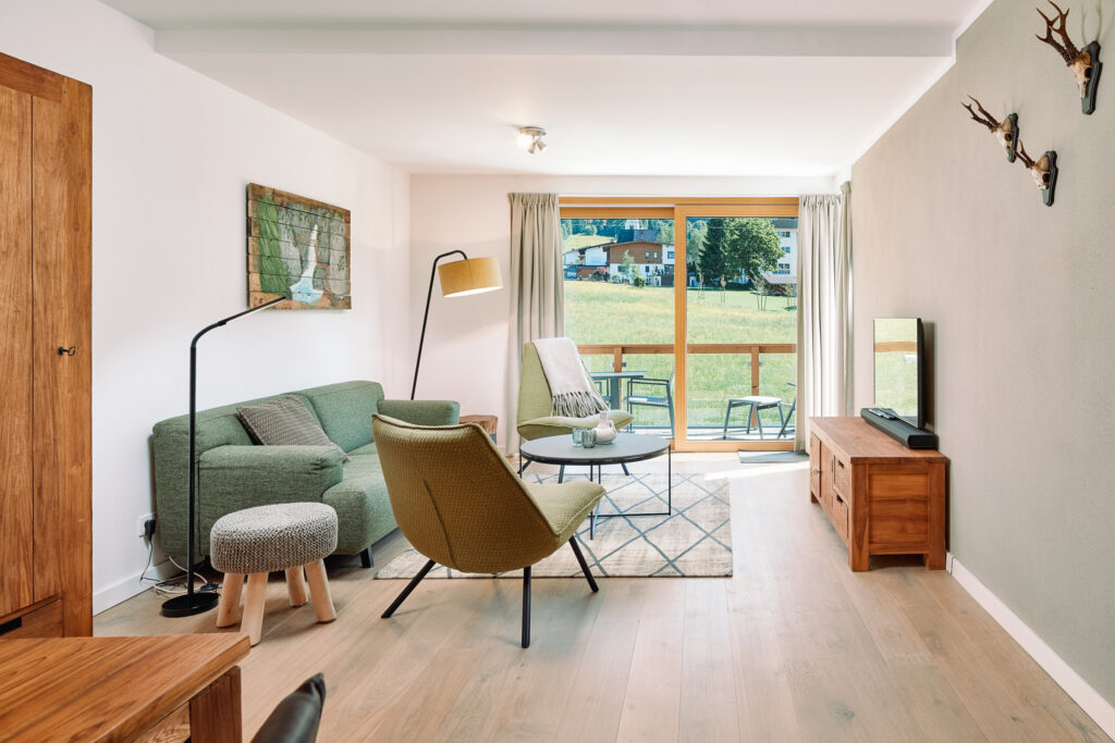 Die Fotos dürfen ausschließlich für PR- und Marketingmaßnahmen des Hotels Residenz Drachenstein, Niederau, Österreich verwendet werden.
Jegliche Nutzung Dritter (durch Verkauf oder Weitergabe) ist mit dem Bildautor, Michael Huber | www.huber-fotografie.at, gesondert zu vereinbaren.
Copyright aller Aufnahmen:
Michael Huber
5730 Mittersill. Hallenbadstraße 4
www.huber-fotografie.at
0664 / 250 86 32
