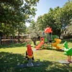 512 resort met zwembad, restaurant aan kust speeltuin