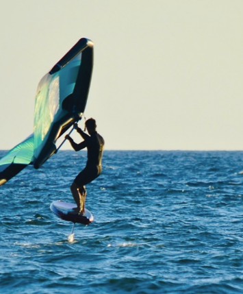 512 resort met zwembad, restaurant aan kust surfen
